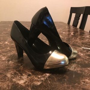 Gold tip heel